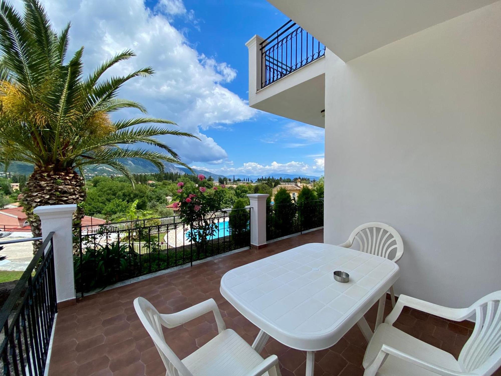 Thomas Apartments Dassia  Exterior photo