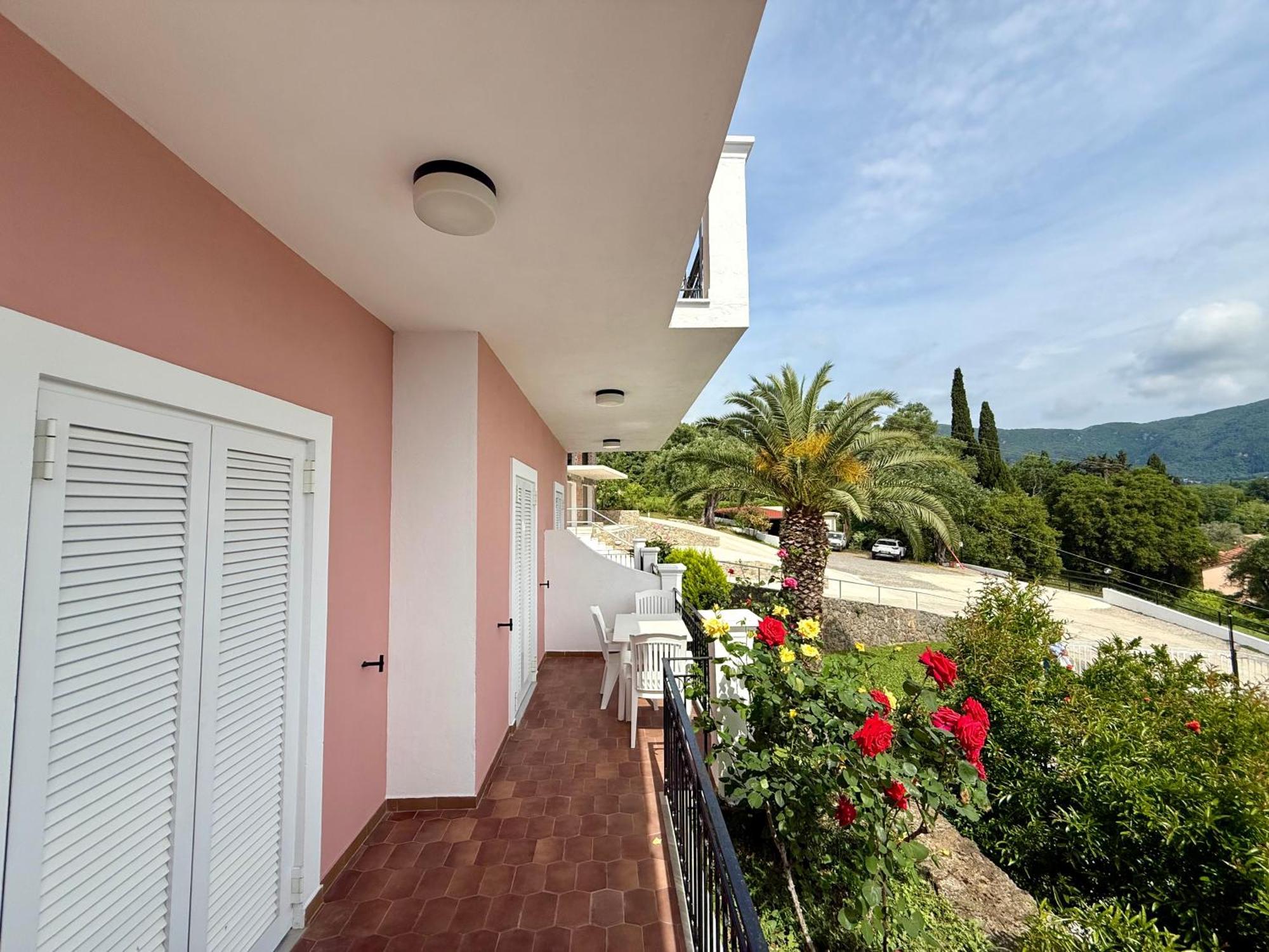 Thomas Apartments Dassia  Exterior photo